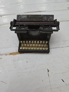 Remington Typewriter Pencil Sharpener Made In Hong Kong - Picture 1 of 8