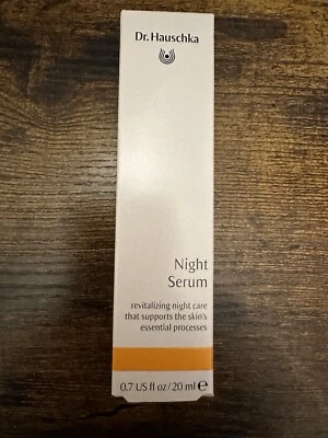 Suero nocturno Dr. Hauschka - 0,7 fl oz (20 ml) caducidad 2026 Foto 1 de 2