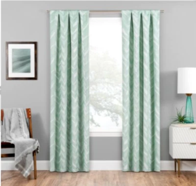 Eclipse Haley Mint Chevron Pattern 37 in. W X 95 in. L Blackout Single Curtain Foto 1 de 4