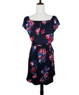 Vestido Everly Talla Mediana Floral Volantes Escote Corbata Cinturón Azul Marino Rosa Foto 1 de 4