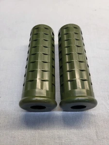 Harley WL WLA WLC WLD Flathead Pair of Handlebar Plastic Grips Green 3310-42A - Picture 1 of 5