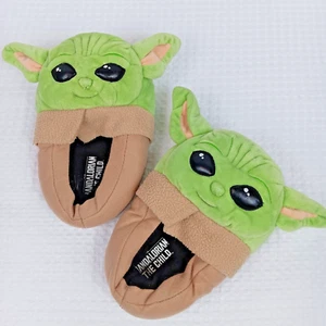 Disney Star Wars Mandalorian Baby Yoda Slippers Shoes Kids Size 13/1 - Picture 1 of 5