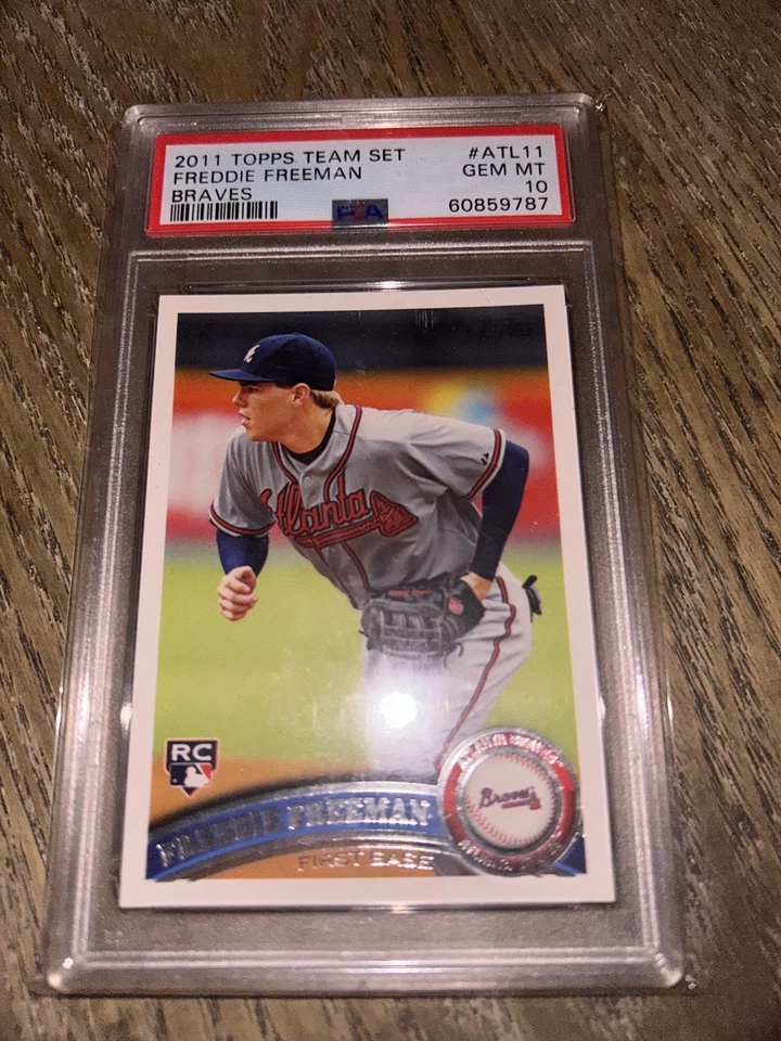 Juego de equipo Topps Freddie Freeman RC #ATL11 2011 variación PSA 10 Foto 1 de 2