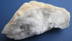 Drusa de cuarzo con pequeños cristales de montaña 7 cm NATURALEZA pieza decorativa de Marruecos - Imagen 1 de 4