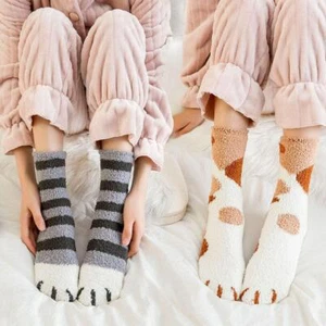 Kuschelige Socken im Katzenpfoten Design Katzensocken Katzenklauen Katzenpfoten - Bild 1 von 20