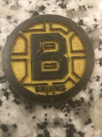 Vintage BOSTON BRUINS NHL RUBBER Standings Board Magnet Cover