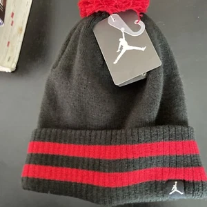 Jordan kid Nike Pom Cuffed 2 Piece Knit Set 2016 Black/Red Size 8/20 - Picture 1 of 6