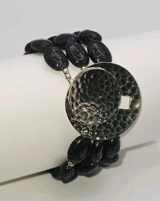 Pulsera martillada Silpada vintage de plata de ley de 3 hilos con cuentas de roca de lava Foto 1 de 4