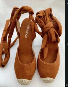 Tie Leg Caramel Wedges Sandals size 4 - Picture 1 of 7