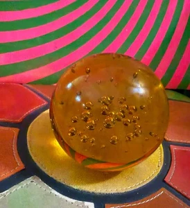 Pisapapeles bullicante de vidrio artístico vintage ámbar citrino esfera/orbe - Imagen 1 de 6