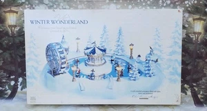 Vintage 1997 Trendmasters Winter Wonderland Christmas Skating Pond Moving Music - Picture 1 of 8