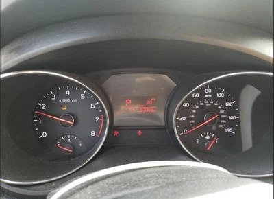 Grupo medidor velocímetro Sedona 2015-2016 OE Kia 63 k millas Foto 1 de 4