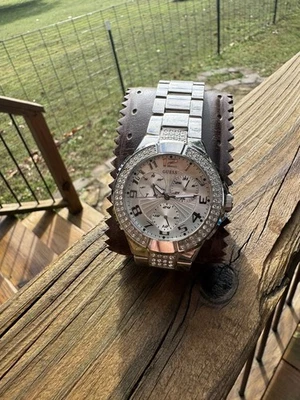 GUESS G12557L Wrist Watch – Silver Tone – Classic Style – Needs Battery - Image 1 of 3