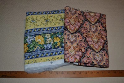 2 pieces of double-sided pre-quilted fabric remnants, floral & paisley prints - Image 1 of 4