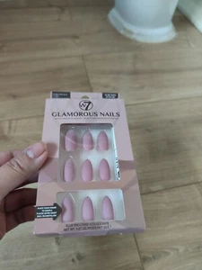 W7 Glamorous Salon Nails In An Instant with Glue Pack of 24 *NUDE WITH Attitude* - Picture 1 of 4
