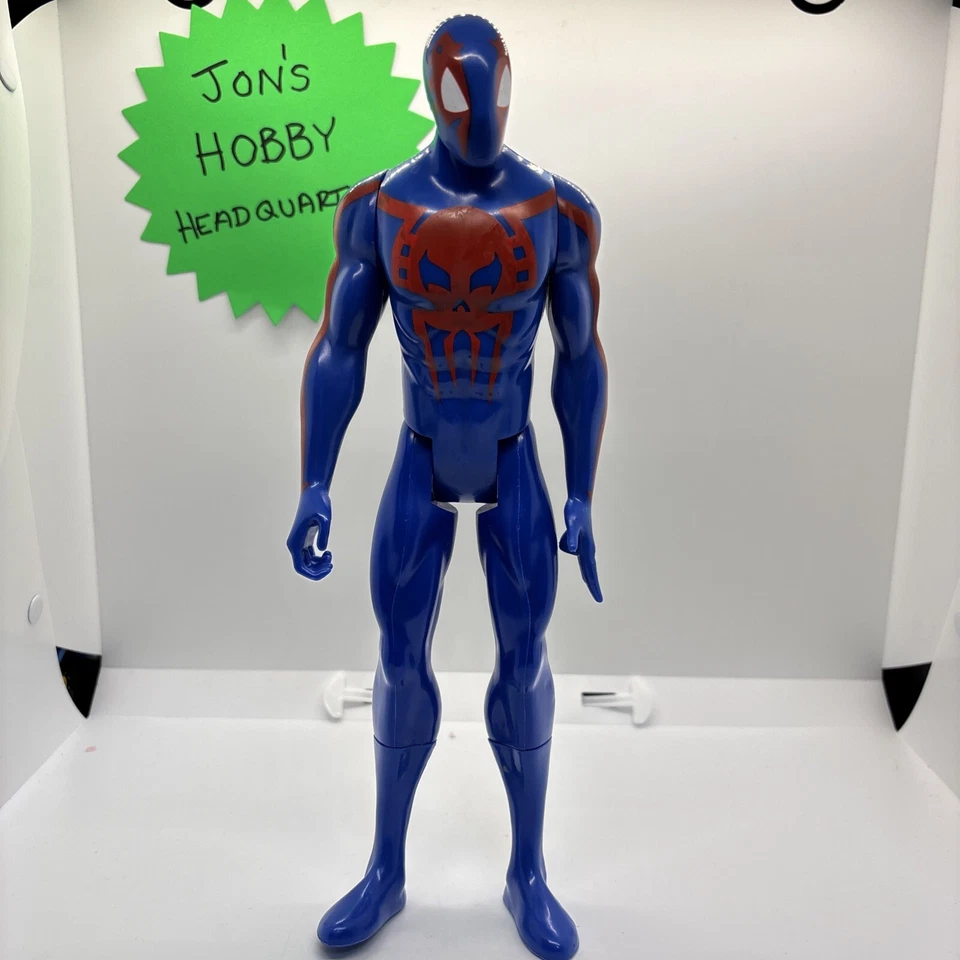 Figura de acción Hasbro Titan Hero Marvel Avengers Spiderman traje azul 12 pulgadas Foto 1 de 4