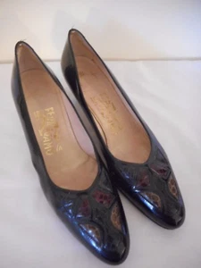 Salvatore Ferragamo Boutique Size 7.5 4A Black Patent Leather Lizard Pump Shoe - Picture 1 of 12