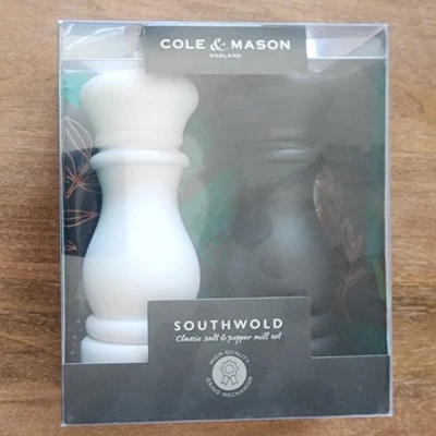 Cole & Mason Southwood, Classic Salt & Pepper Mill Set - Image 1 of 2