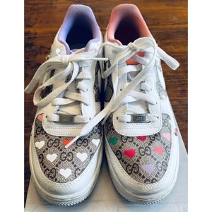 Gucci Corazón Nike Air Force 1 Personalizado TALLA 7Y - Imagen 1 de 12