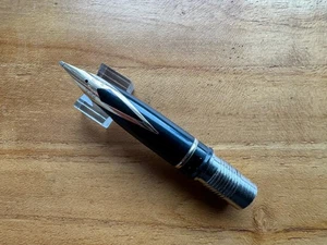 Sheaffer Targa  14K Solid Gold Classic Fountain Pen Nib Unit -Broad USA (Top) - Picture 1 of 5