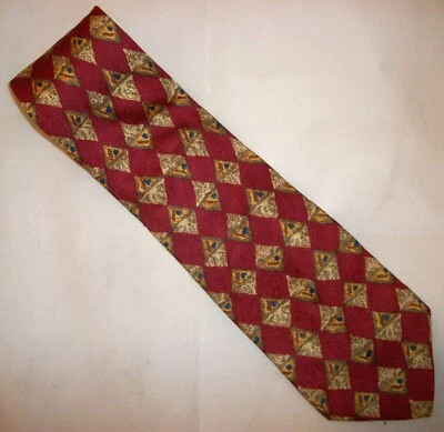 Corbata de cuello de seda a cuadros diamantes rojos y dorados Allea 59" de largo x 3,75" de ancho (E622) Foto 1 de 3