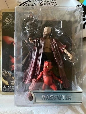 Rasputín con Hellboy (Mezco, HellBoy) Foto 1 de 2