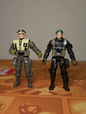 True Heroes TRACKER & RANGER 2 Pack Toys"R"Us TRU 4" 2009 Action Figures - Image 1 of 4