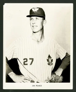 1958 INTERNATIONAL LEAGUE TORONTO MAPLE LEAFS TEAM ISSUED PHOTOGRAPH JIM PEARCE - Picture 1 of 2