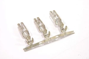 Lot of 10 - TE Connectivity / AMP - 530519-2 - Snap-In Crimp Connector High Curr - Picture 1 of 4