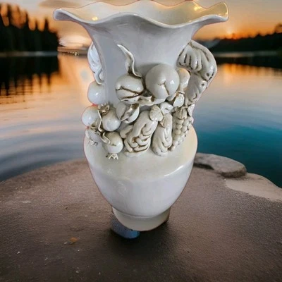 Impresionante Enorme Jarrón de Cerámica Blanco Altura 24" Ancho 12" Tema de Fruta 3D Peso 14 Lbs Foto 1 de 4