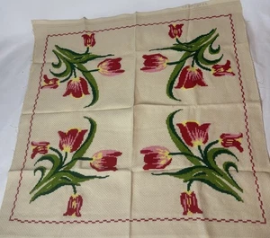 Vintage handgefertigte Kreuzstich Block Tischdecke Tulpen Blumen UNVOLLENDET 30" - Bild 1 von 3