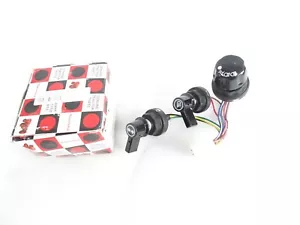 Conjunto de racimo de interruptor de luz genuino 8 pines toma de toma Mahindra tractor 008000689B1 - Imagen 1 de 4