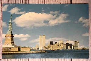 New York City World Trade Center Twin Towers, Statue Of Liberty Postcard - Picture 1 of 2