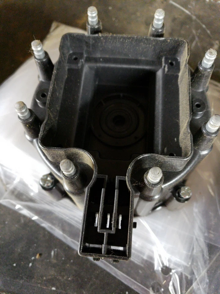 NEW Borg Warner C195 Distributor Cap 77-81 Chevrolet El Camino Jeep Pontiac - Image 1 of 2
