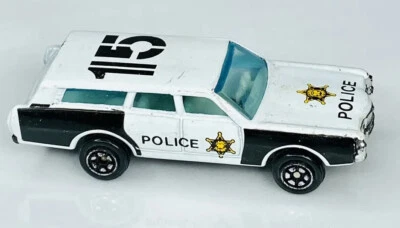 Yatming No. Coche de policía Ford Wagon 1015 blanco/negro hecho en China Foto 1 de 4