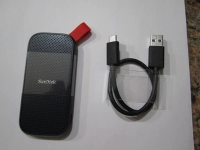 SSD portátil externo SanDisk 1 TB SDSSDE30-1T00 Foto 1 de 4