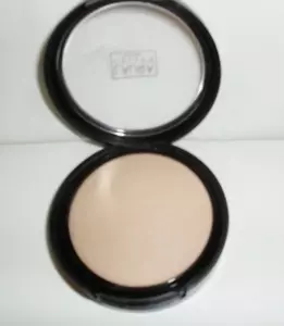 LAURA GELLER DOUBLE TAKE VIELSEITIGE PULVERBASIS 0,35 Unzen ~ MITTEL * FEHLERHAFT - Bild 1 von 4
