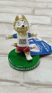 Figure World Cup 2018 Russia wolf Zabivaka Triumph 6 cm - Picture 1 of 11
