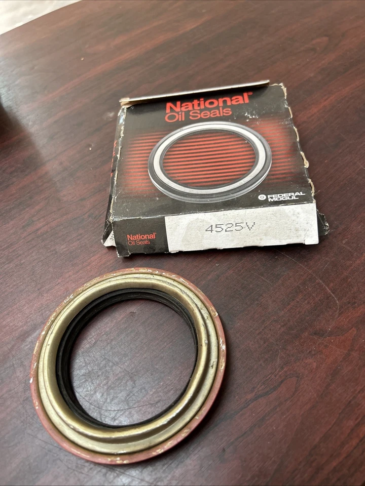 Sello de piñón diferencial exterior trasero National 4525V para Dodge Ram 3500 1994-2001 Foto 1 de 1