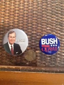 1988 and 1992 George Bush-Dan Quayle for President 2 Pin Set - Imagen 1 de 4