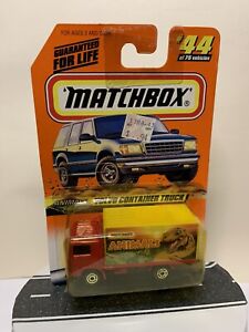 1997 Matchbox MB Animals #44 Volvo Container Box Truck Semi Red NIP As-Pictured