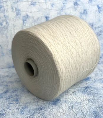 Fio 100% cashmere Todd&Duncan 1400 m/100 g (1531yd/3,52 oz) Gesso, por 100 g/3,52 oz - Imagem 1 de 4