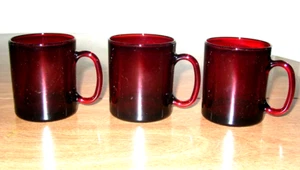 Set Of 3 Vintage Arcoroc France Ruby Red Glass Coffee/Tea Mugs/Cups 10 oz - Picture 1 of 6