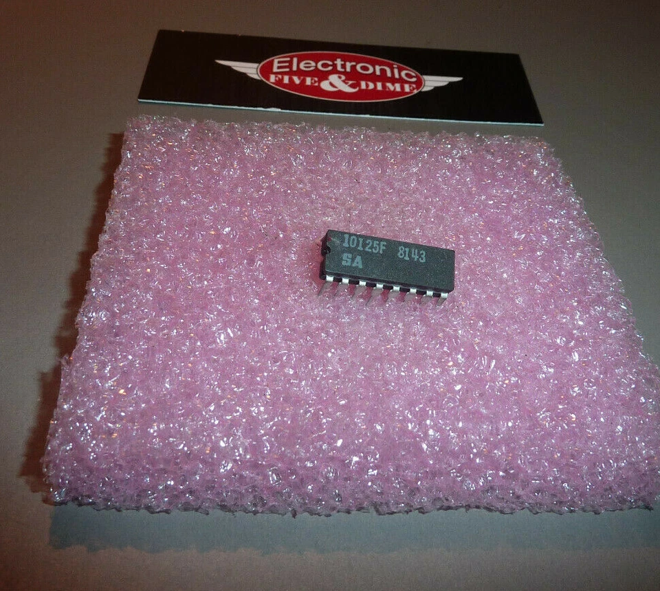 MC10125F Signetics ECL to TTL Translator, ECL10K, CDFP16  IC - Image 1 of 1