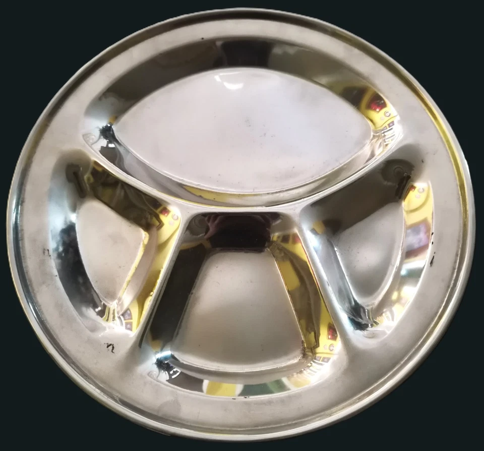 24 cm Round Stainless Steel Plate 4 Compartment (Outdoor, BBQ, Camping) - Image 1 of 3