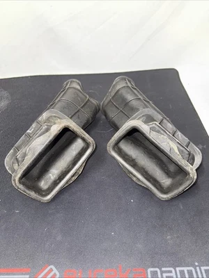 06-07 KAWASAKI NINJA ZX10R ZX10 RIGHT LEFT AIR INTAKE DUCTS DUCT PAIR 2006 2007 - Image 1 of 3
