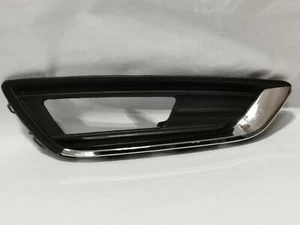 Bezel Bracket Fog Light Right Side 2015-2018 Ford Focus F1EZ15266D FO1039157 - Picture 1 of 2
