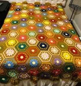 Vintage Handarbeit Oma 3D Blume Sechseck Blöcke gehäkelt afghanische Decke mehrfarbig - Bild 1 von 22