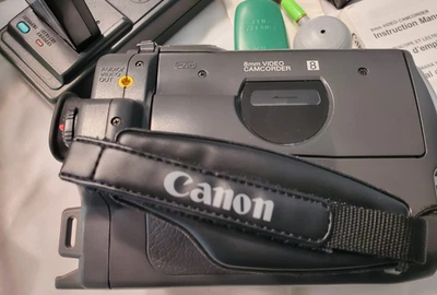 Canon ES400V 8mm Analog Video Camcorder W/Accessories - Image 1 of 4