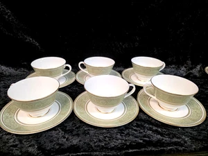 Tazas y platillos Royal Doulton inglés renacentista verde, dorado (6 juegos) - Imagen 1 de 8